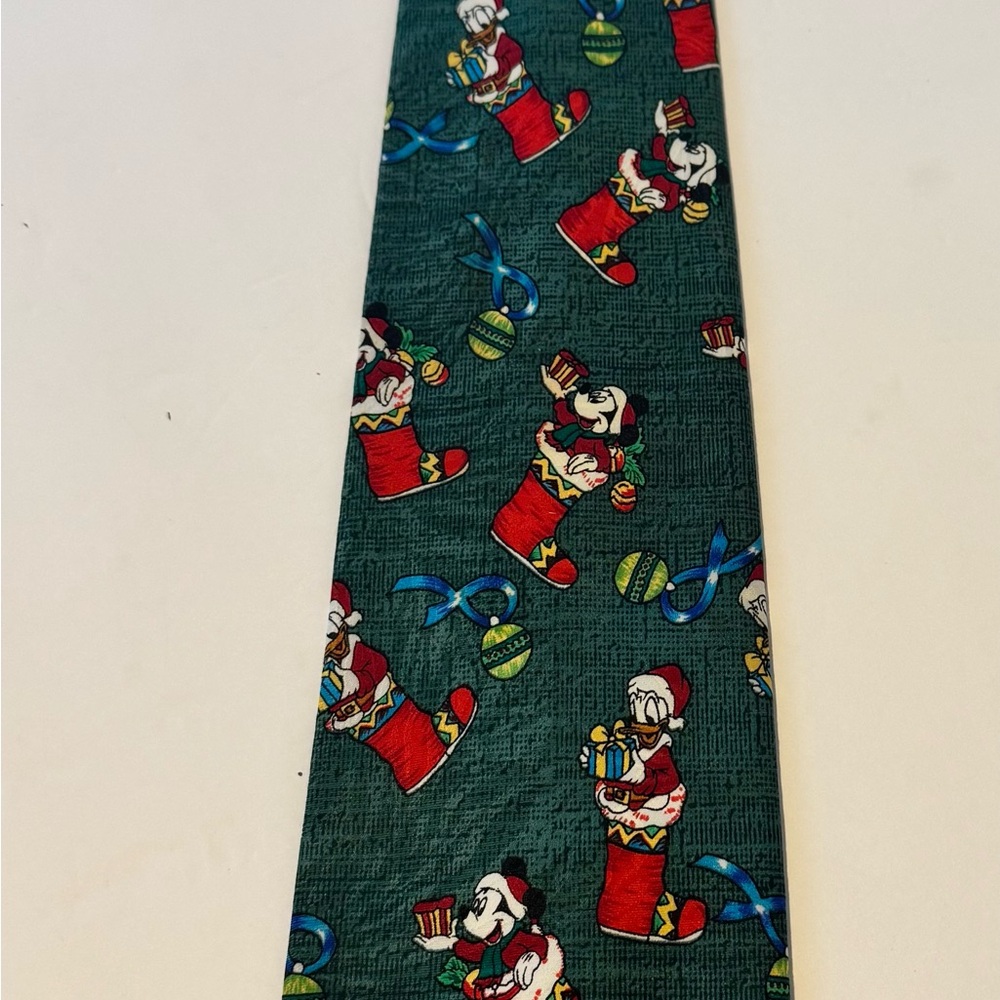 Disney Unlimited Tie Mickey Mouse Donald Duck Christmas Holiday 100% Polyester